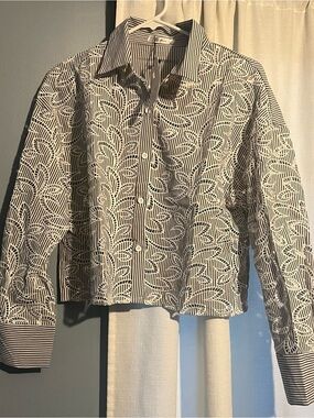 Dark Gray & White Patterned Button-Up Shirt